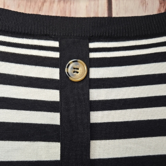 Cable & Gauge Black and White Striped Sweater With Buttons Down Back Size XL - Picture 7 of 9